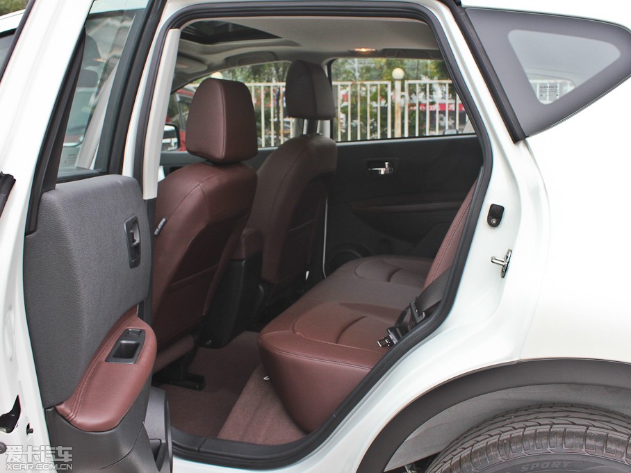 2013���п� 2.0XV CVT���(��)