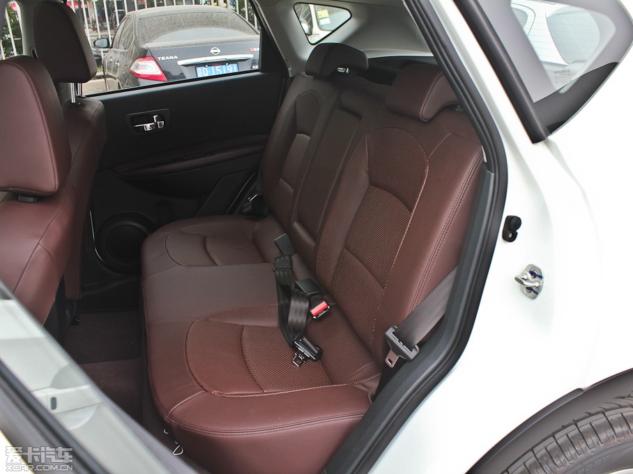 2013���п� 2.0XV CVT���(��)