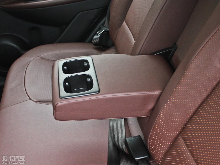 2013���п� 2.0XV CVT���(��)