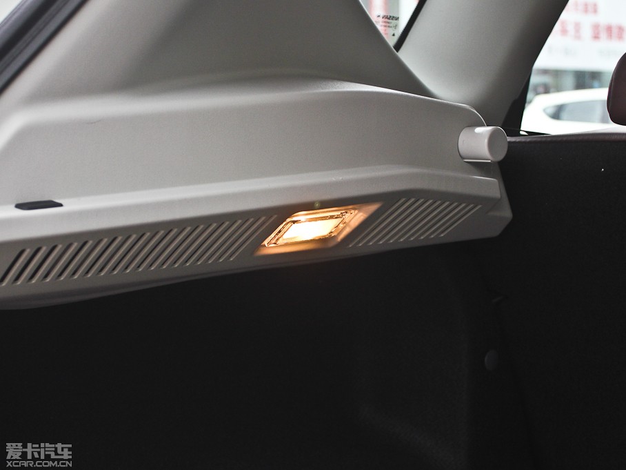 2013���п� 2.0XV CVT���(��)