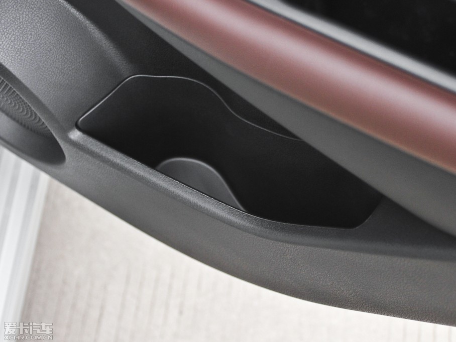 2013���п� 2.0XV CVT���(��)