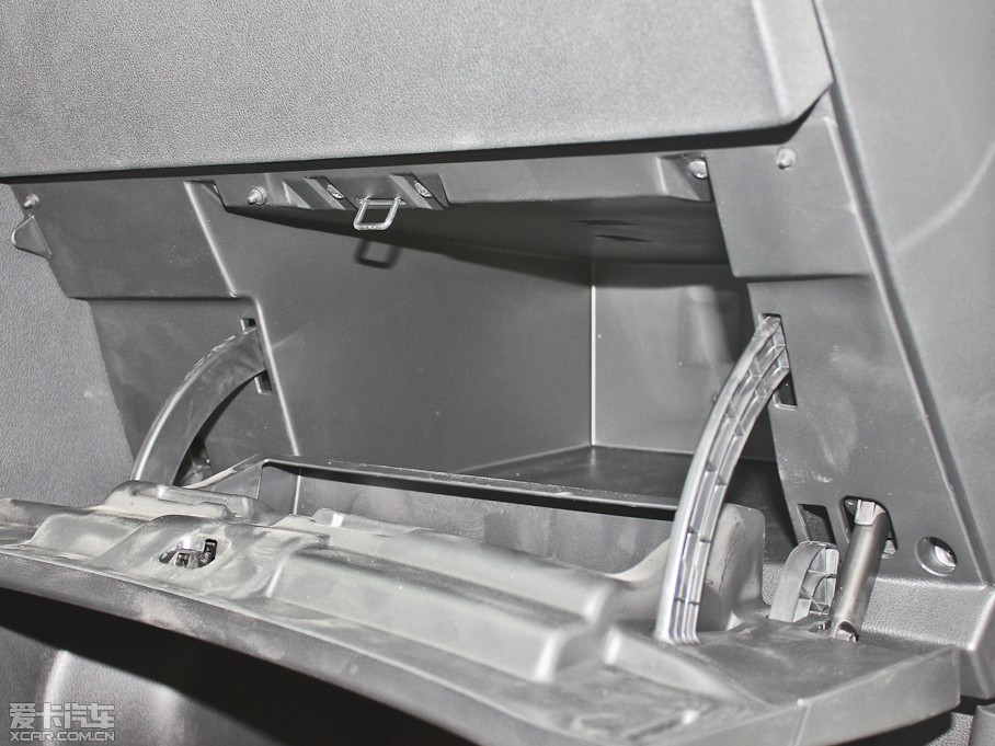 2013���п� 2.0XV CVT���(��)