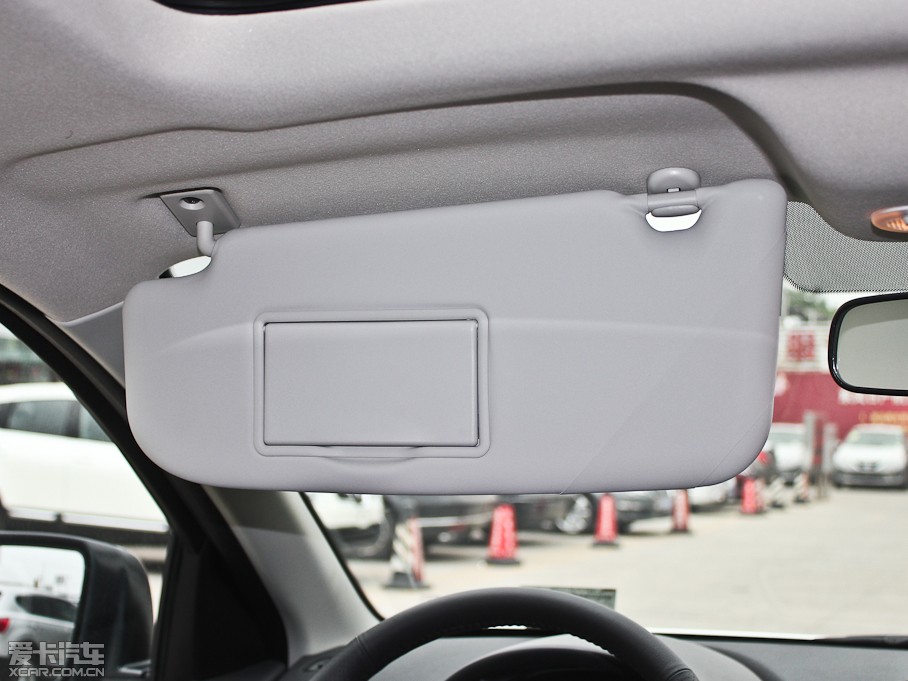 2013���п� 2.0XV CVT���(��)