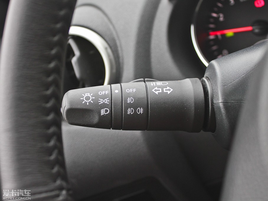 2013���п� 2.0XV CVT���(��)