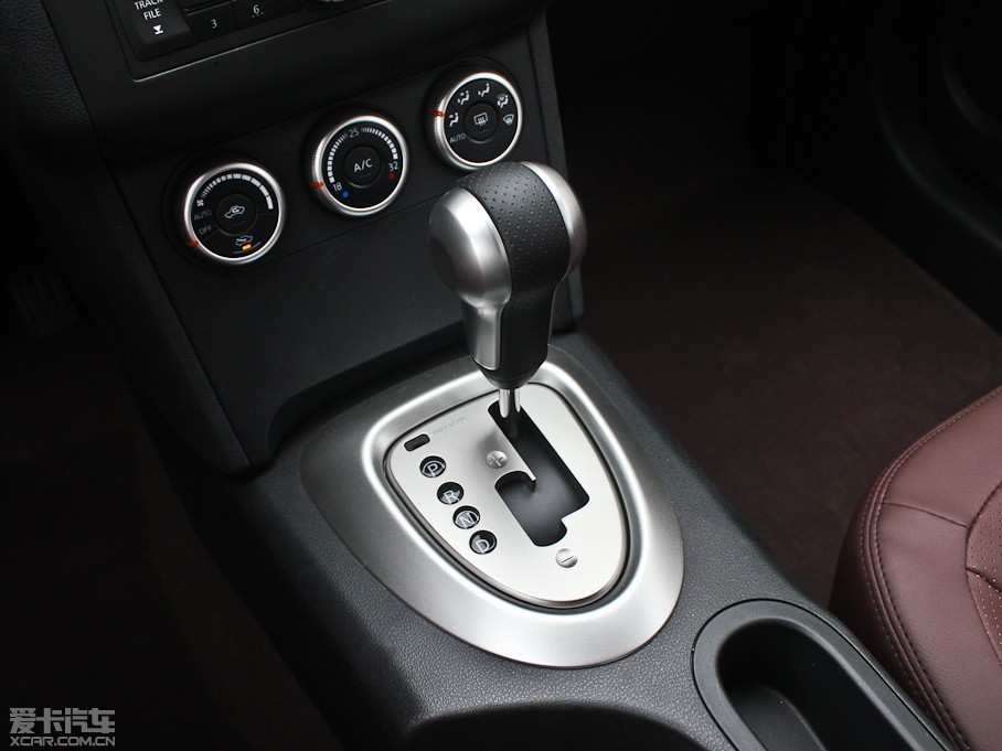 2013���п� 2.0XV CVT���(��)