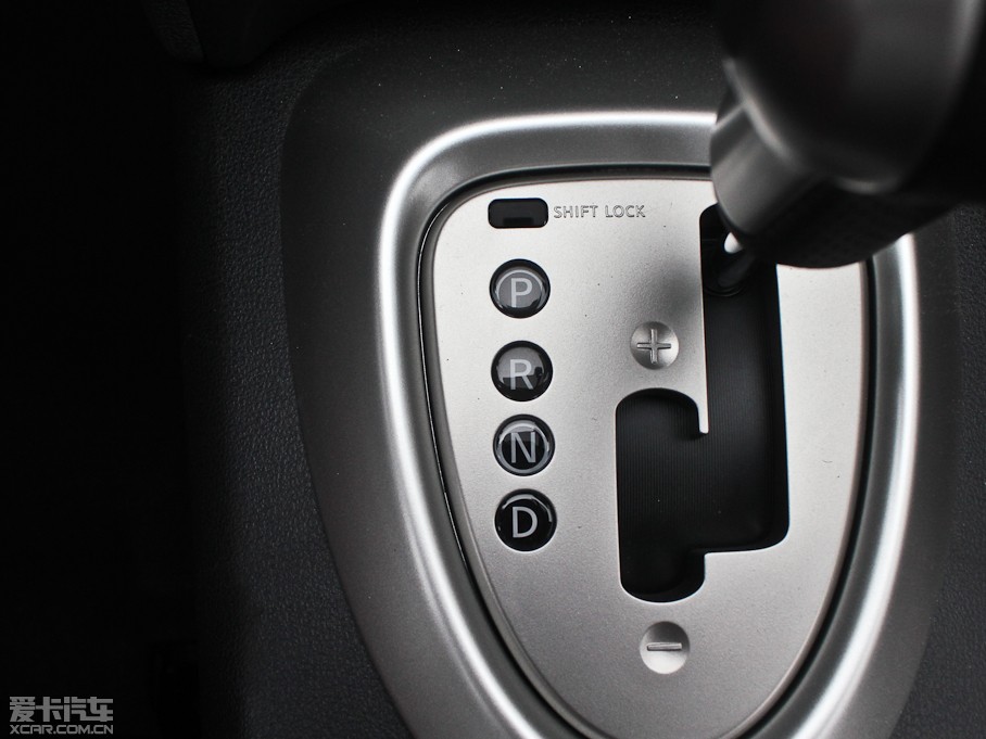 2013���п� 2.0XV CVT���(��)