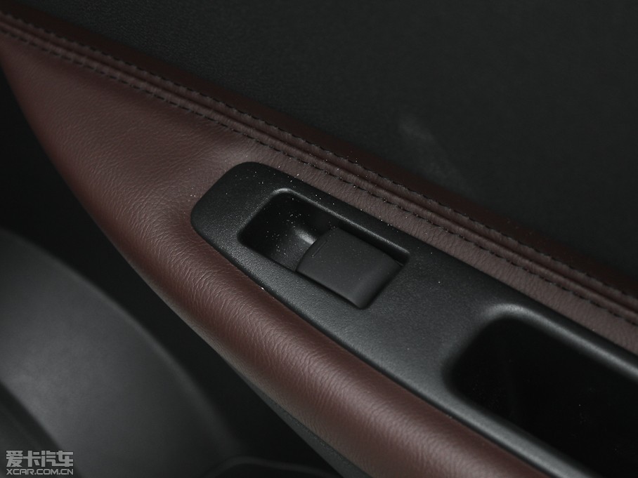 2013���п� 2.0XV CVT���(��)