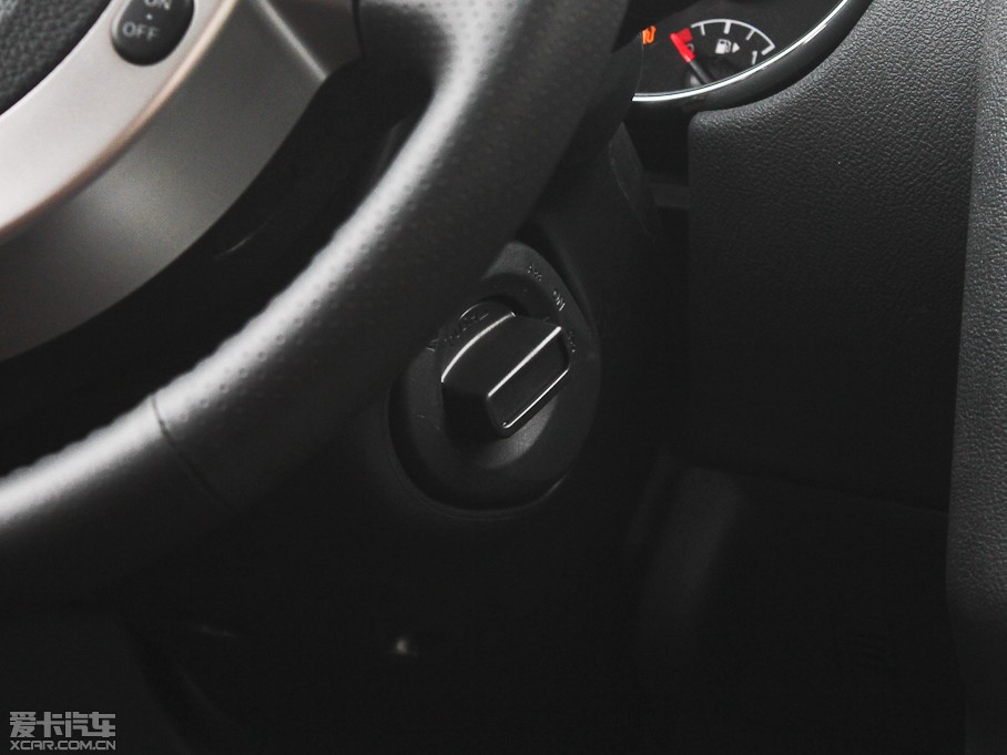 2013���п� 2.0XV CVT���(��)