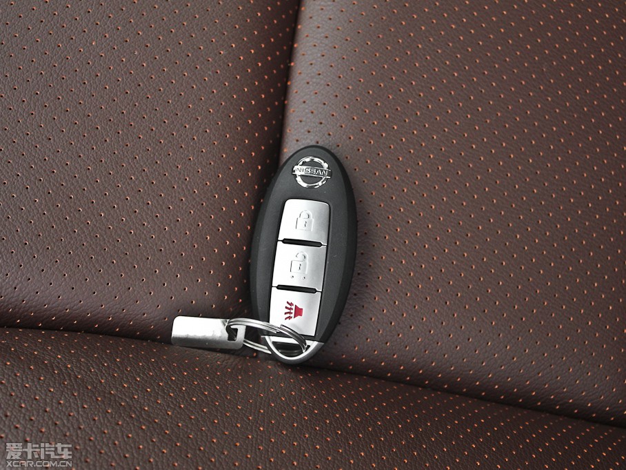 2013���п� 2.0XV CVT���(��)