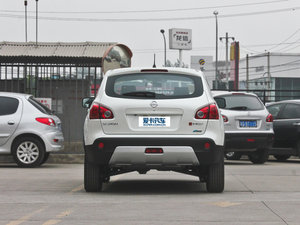 2013款2.0XV CVT两驱(炫) 正后	