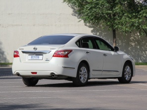 東風日產2013款天籟