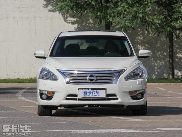 東風日產2013款天籟