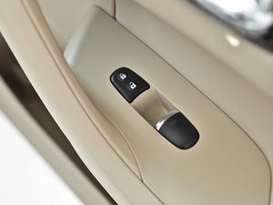 2014 2.5XV VIPI п؅^