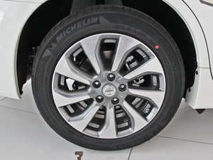 2014 2.5XV NAVIŰ ^