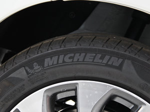 2014 2.5XV NAVIŰ ^