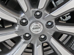 2014 2.5XV NAVIŰ ^