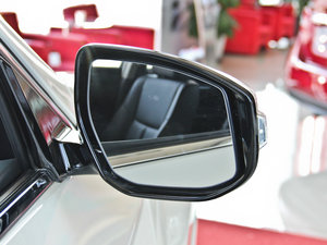 2014 2.5XV NAVIŰ ^