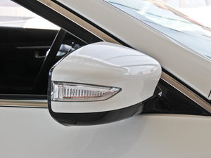 2014 2.5XV NAVIŰ ^