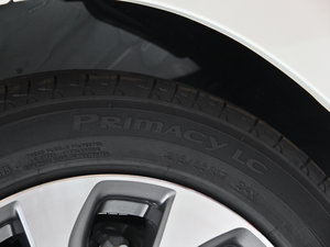 2014 2.5XV NAVIŰ ^