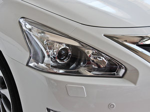 2014 2.5XV NAVIŰ ^