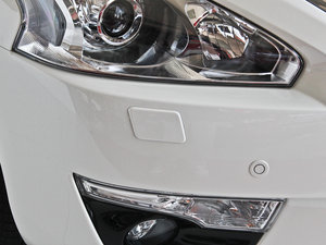 2014 2.5XV NAVIŰ ^