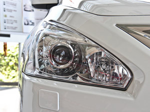 2014 2.5XV NAVIŰ ^