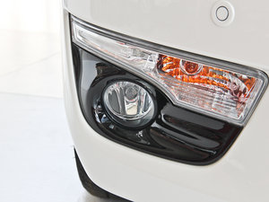 2014 2.5XV NAVIŰ ^