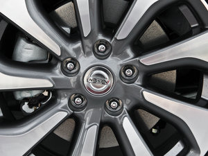 2014 2.5XV NAVIŰ (x)(ji)^