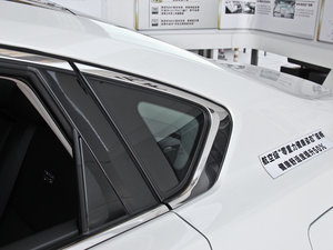 2014 2.5XV NAVIŰ ^