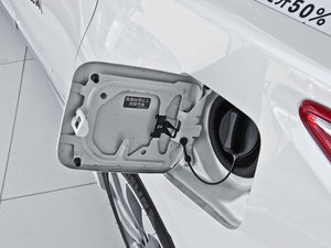 2014 2.5XV NAVIŰ w