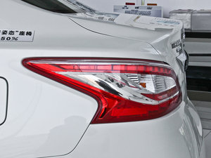 2014 2.5XV NAVIŰ ^