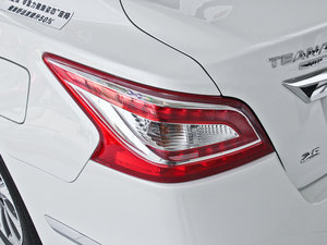 2014 2.5XV NAVIŰ ^