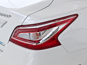 2014 2.5XV NAVIŰ ^