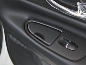 2014 2.5XV NAVIŰ g