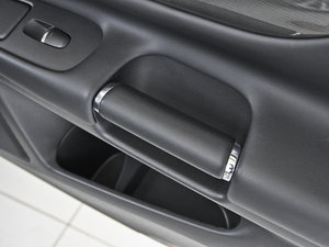 2014 2.5XV NAVIŰ g