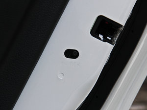 2014 2.5XV NAVIŰ g