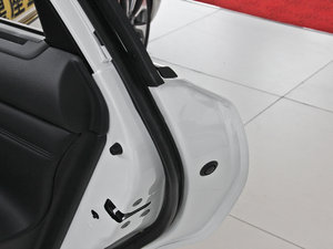 2014 2.5XV NAVIŰ g