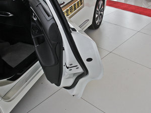 2014 2.5XV NAVIŰ g