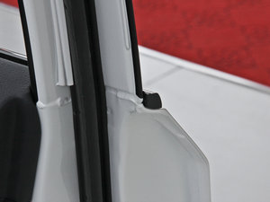 2014 2.5XV NAVIŰ g