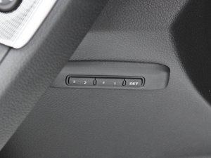 2014 2.5XV NAVIŰ g