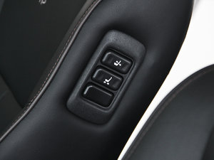 2014 2.5XV NAVIŰ g