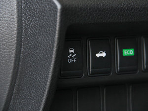 2014 2.5XV NAVIŰ g