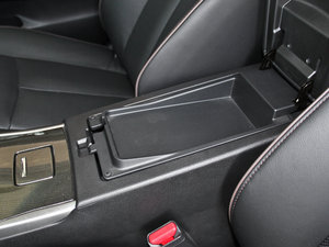 2014 2.5XV NAVIŰ g