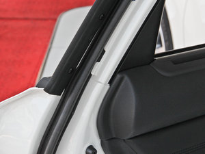 2014 2.5XV NAVIŰ g