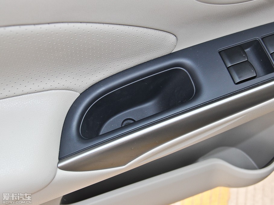 2014��ꖹ� 1.5XV CVT���F��