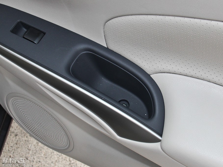 2014��ꖹ� 1.5XV CVT���F��