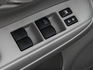 2014款1.5XE 手动精英版 主驾车窗控制区	