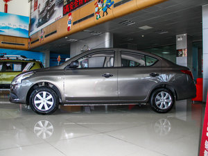 2014款1.5XE CVT精英版 正侧（左）