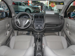 2014款1.5XE CVT精英版 内饰全景