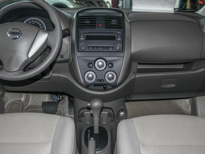 2014款1.5XE CVT精英版 中控台